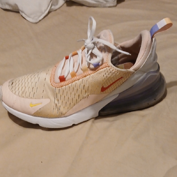 Nike Women's Air Max 270 in Cream and Yellow - Picture 1 of 16
